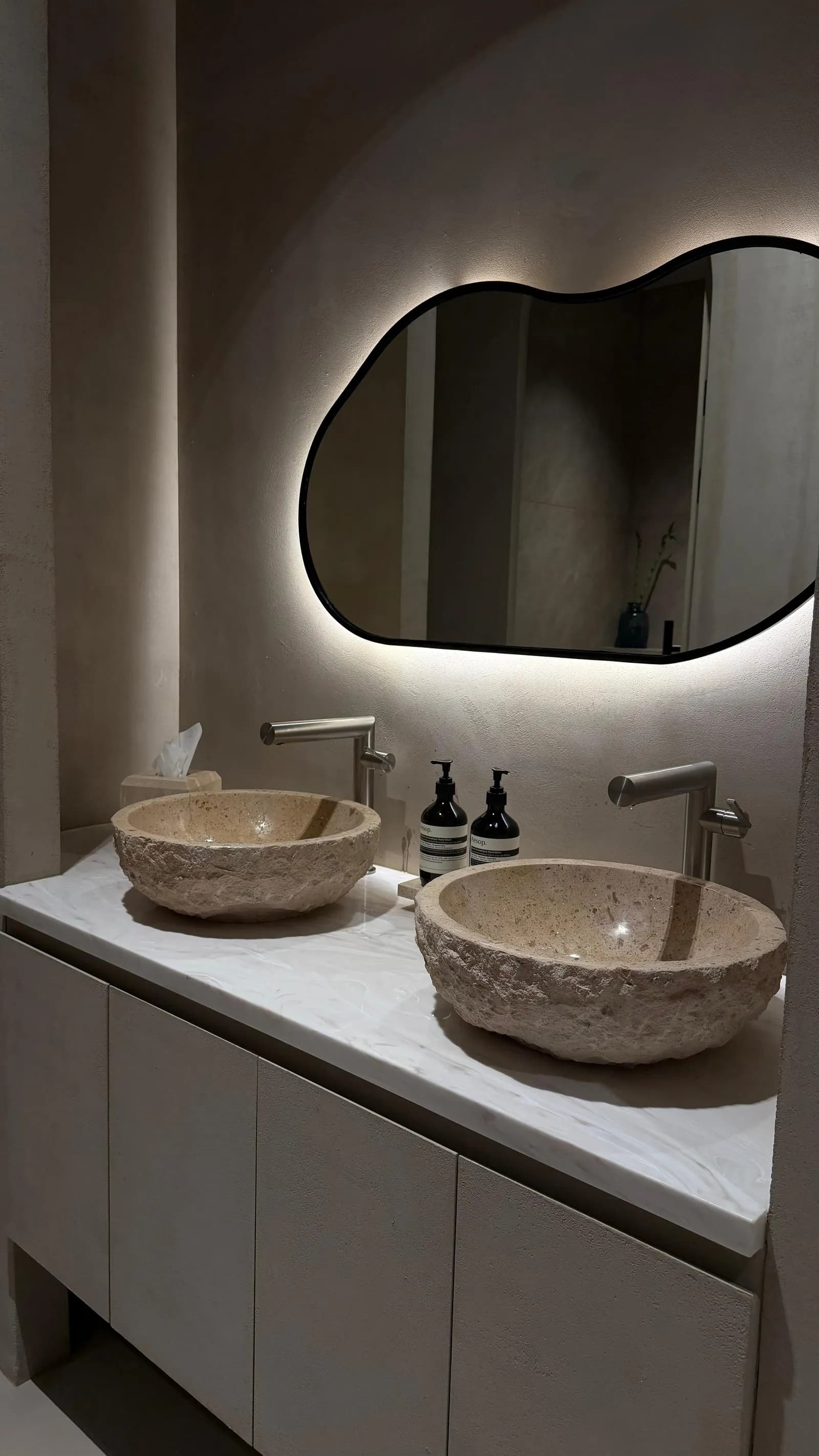 TAVÚ bathroom suite